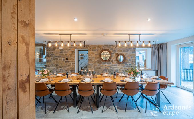 Ruime vakantiewoning voor 15 personen in Hotton, Ardennen, met 6 slaap- en badkamers, haardvuur, biljart en terras met vuurkorf