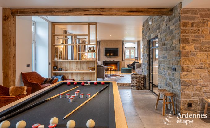 Ruime vakantiewoning voor 15 personen in Hotton, Ardennen, met 6 slaap- en badkamers, haardvuur, biljart en terras met vuurkorf