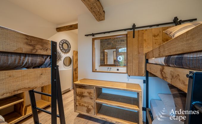 Ruime vakantiewoning voor 15 personen in Hotton, Ardennen, met 6 slaap- en badkamers, haardvuur, biljart en terras met vuurkorf
