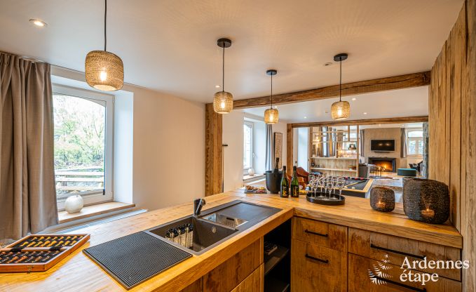 Ruime vakantiewoning voor 15 personen in Hotton, Ardennen, met 6 slaap- en badkamers, haardvuur, biljart en terras met vuurkorf