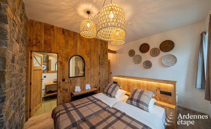 Ruime vakantiewoning voor 15 personen in Hotton, Ardennen, met 6 slaap- en badkamers, haardvuur, biljart en terras met vuurkorf