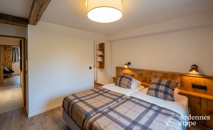 Ruime vakantiewoning voor 15 personen in Hotton, Ardennen, met 6 slaap- en badkamers, haardvuur, biljart en terras met vuurkorf