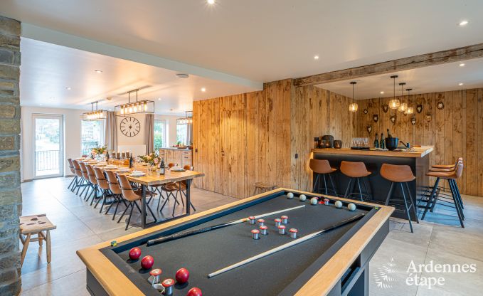 Ruime vakantiewoning voor 15 personen in Hotton, Ardennen, met 6 slaap- en badkamers, haardvuur, biljart en terras met vuurkorf