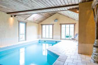 Sfeervolle vakantiehuis met zwembad voor groep te huur in Houffalize