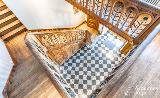 Luxevilla in het hart van Houffalize: vakantiewoning voor 24 personen met sauna, jacuzzi en speelkamer in de Ardennen