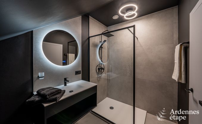 luxe villa in Houffalize: accommodatie voor 18 personen met zwembad, sauna en priv� tuin in de Ardennen