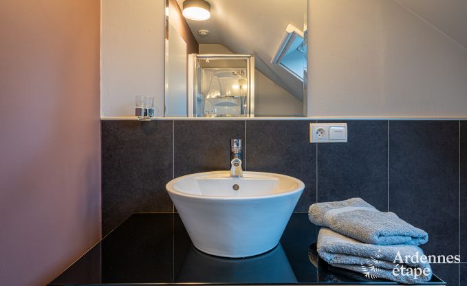luxe villa in Houffalize: accommodatie voor 18 personen met zwembad, sauna en priv� tuin in de Ardennen