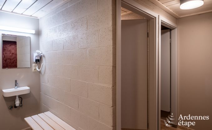 luxe villa in Houffalize: accommodatie voor 18 personen met zwembad, sauna en priv� tuin in de Ardennen