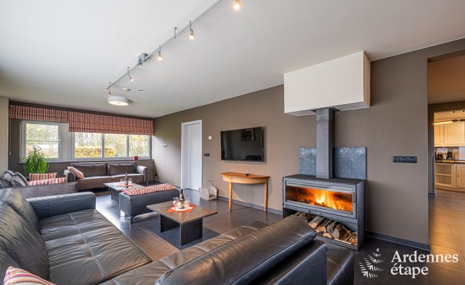 Luxe villa in Houffalize: accommodatie voor 22 personen met zwembad, sauna en tuin in de Ardennen