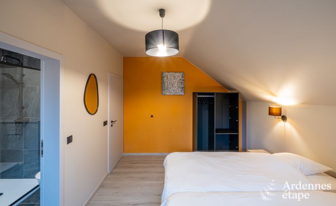 Luxe villa in Houffalize: accommodatie voor 22 personen met zwembad, sauna en tuin in de Ardennen