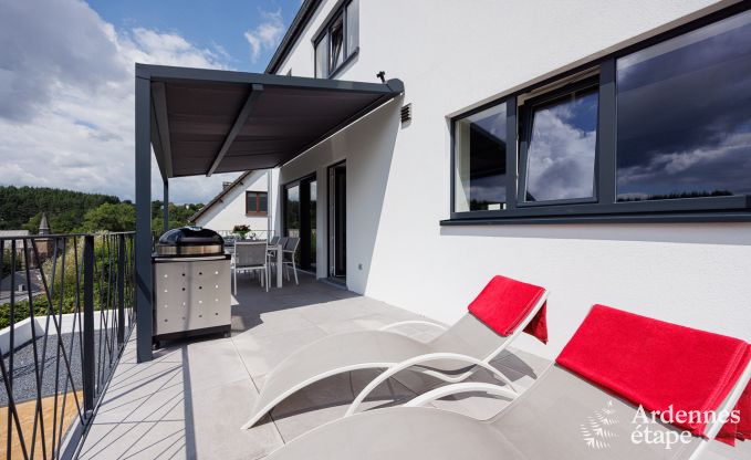 Hondvriendelijk vakantiehuis voor 8 personen in Houffalize