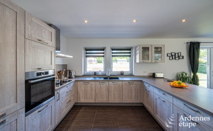 Vakantiehuis voor 9 personen in Wanlin met 4 slaapkamers en omheinde tuin