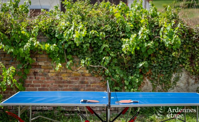 Ruim vakantiehuis voor 12 personen met 4 slaapkamers, 3 badkamers, jacuzzi, speelruimte en tuin