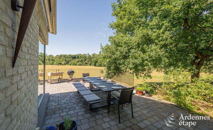 Ruime vakantiewoning in Houyet voor 12 personen met 5 slaapkamers, grote speelruimte en priv�terras