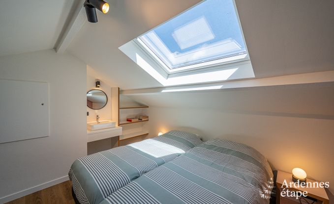 Ruime vakantiewoning in Houyet voor 12 personen met 5 slaapkamers, grote speelruimte en priv�terras