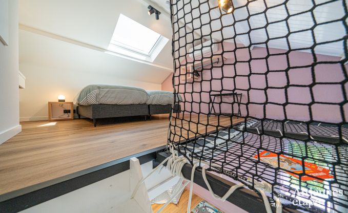 Ruime vakantiewoning in Houyet voor 12 personen met 5 slaapkamers, grote speelruimte en priv�terras