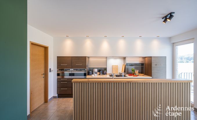 Ruime vakantiewoning in Houyet voor 12 personen met 5 slaapkamers, grote speelruimte en priv�terras