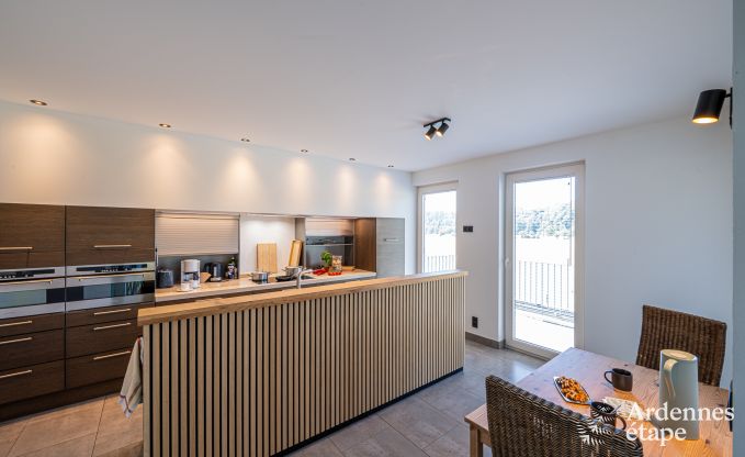 Ruime vakantiewoning in Houyet voor 12 personen met 5 slaapkamers, grote speelruimte en priv�terras