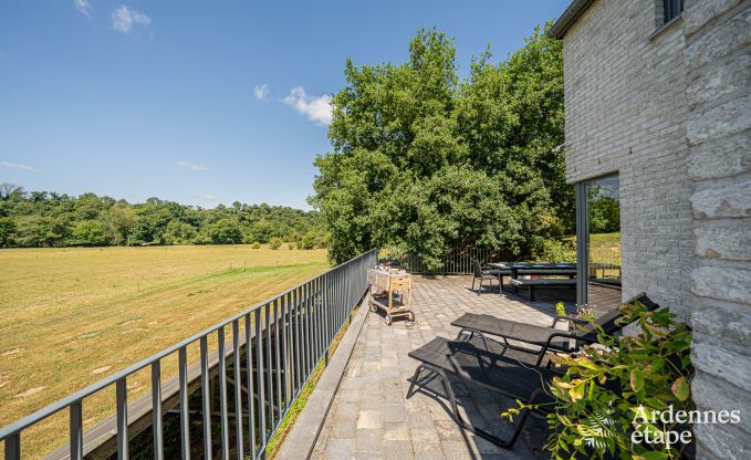 Ruime vakantiewoning in Houyet voor 12 personen met 5 slaapkamers, grote speelruimte en priv�terras