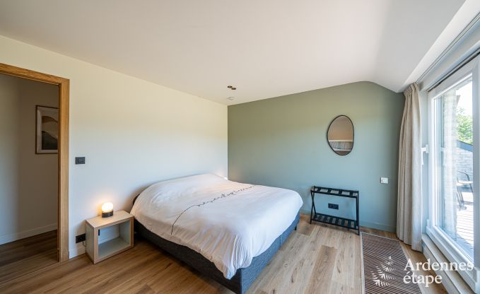 Ruime vakantiewoning in Houyet voor 12 personen met 5 slaapkamers, grote speelruimte en priv�terras