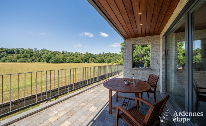 Ruime vakantiewoning in Houyet voor 12 personen met 5 slaapkamers, grote speelruimte en priv�terras