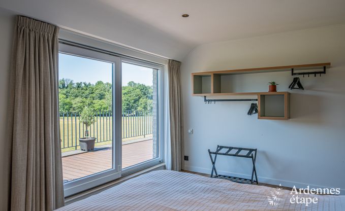 Ruime vakantiewoning in Houyet voor 12 personen met 5 slaapkamers, grote speelruimte en priv�terras