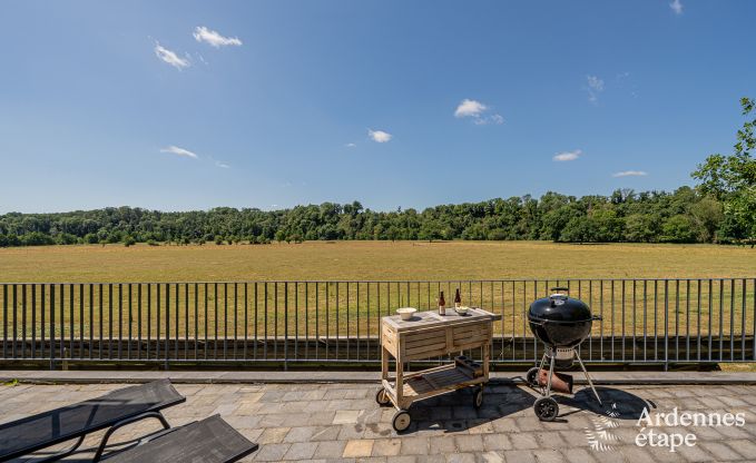 Ruime vakantiewoning in Houyet voor 12 personen met 5 slaapkamers, grote speelruimte en priv�terras