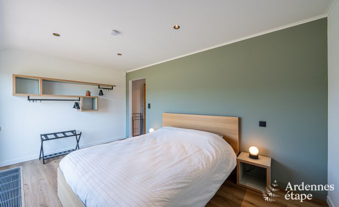 Ruime vakantiewoning in Houyet voor 12 personen met 5 slaapkamers, grote speelruimte en priv�terras