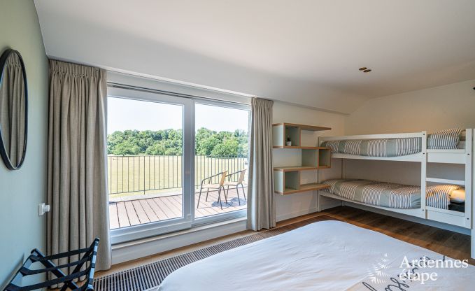 Ruime vakantiewoning in Houyet voor 12 personen met 5 slaapkamers, grote speelruimte en priv�terras