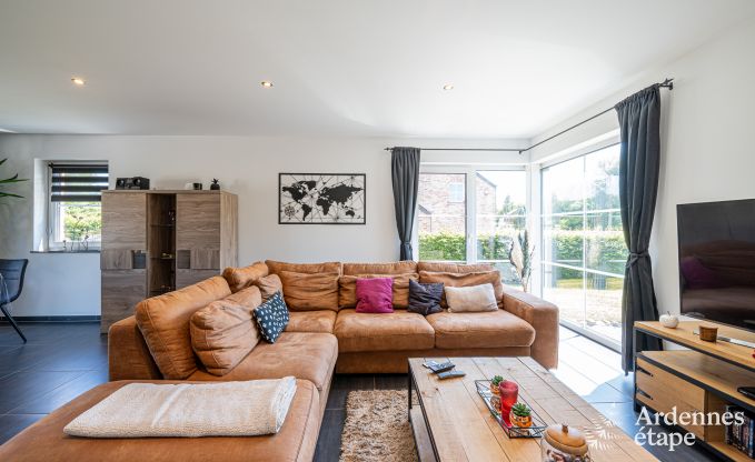 Vakantiehuis voor 9 personen in Wanlin met 4 slaapkamers en omheinde tuin