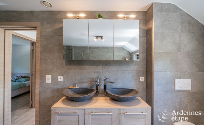 Vakantiehuis voor 9 personen in Wanlin met 4 slaapkamers en omheinde tuin