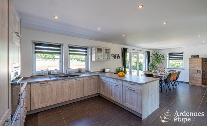 Vakantiehuis voor 9 personen in Wanlin met 4 slaapkamers en omheinde tuin