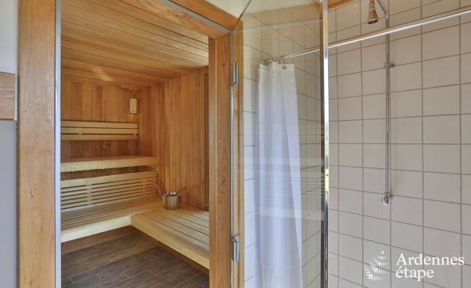 Luxueus en ecologisch vakantiehuis met sauna voor 21 personen in Hoei