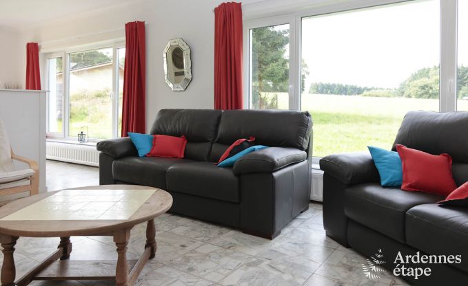 Ruime vakantiewoning voor 8 personen in La Roche-En-Ardenne met 4 slaapkamers, 4 badkamers, houtkachel, priv�tuin en garage