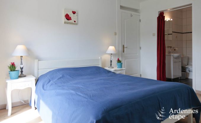 Ruime vakantiewoning voor 8 personen in La Roche-En-Ardenne met 4 slaapkamers, 4 badkamers, houtkachel, priv�tuin en garage