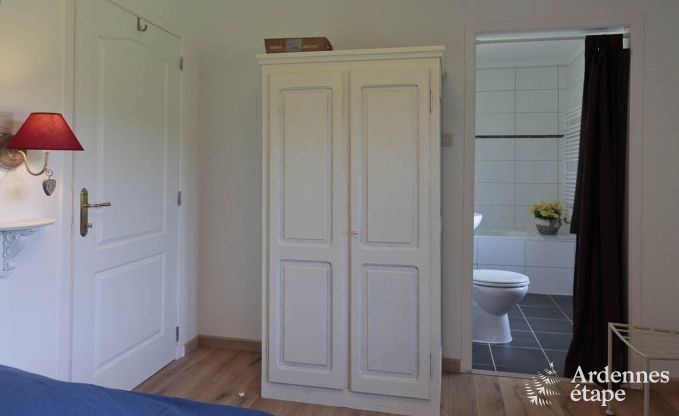 Ruime vakantiewoning voor 8 personen in La Roche-En-Ardenne met 4 slaapkamers, 4 badkamers, houtkachel, priv�tuin en garage