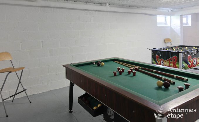 Ruime vakantiewoning voor 8 personen in La Roche-En-Ardenne met 4 slaapkamers, 4 badkamers, houtkachel, priv�tuin en garage