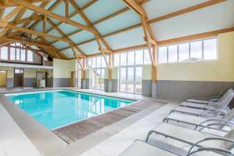 Ruim vakantiehuis voor groepen met binnenzwembad in La-Roche-en-Ardenne