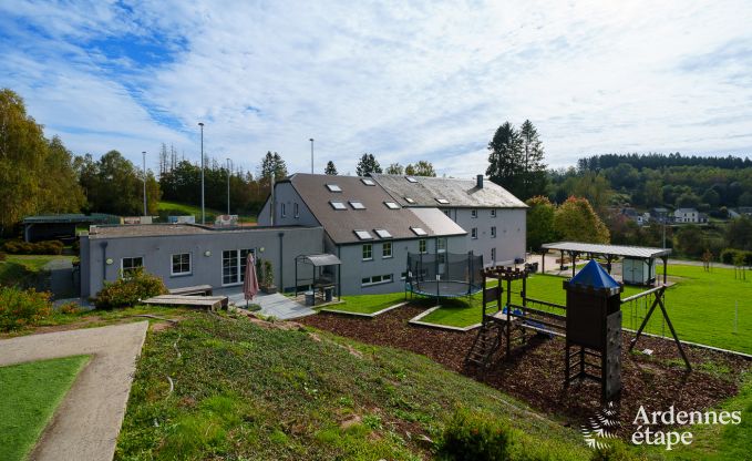 Vakantiehuis in L�glise, Ardennen, 32 personen, grote priv�tuin, sportfaciliteiten, spa, speelkamer, optimaal comfort