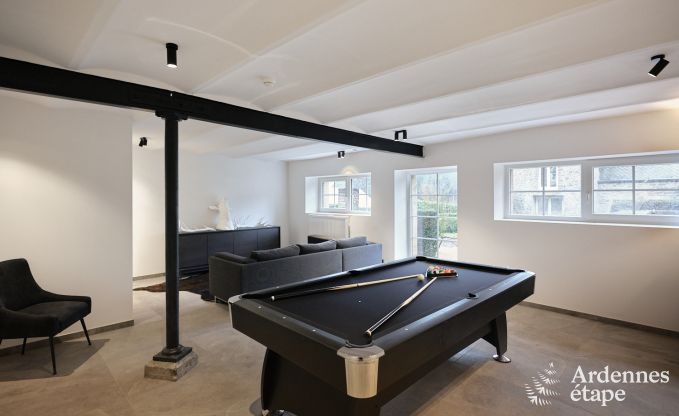 Kasteel in Libin: elegant verblijf voor 40 personen met uitgebreide voorzieningen