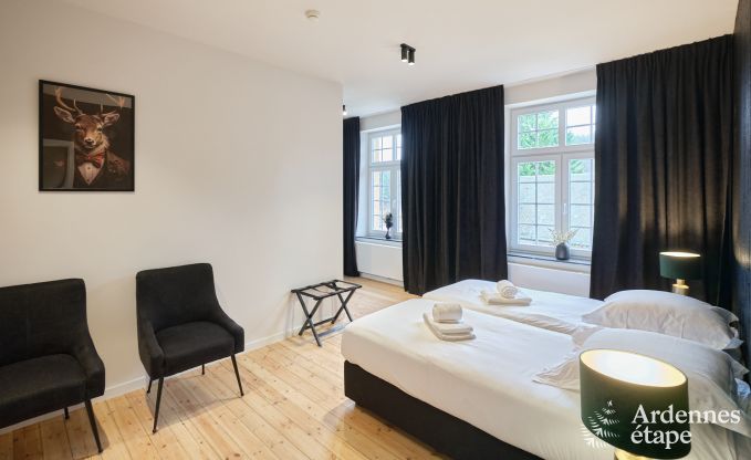 Kasteel in Libin: elegant verblijf voor 40 personen met uitgebreide voorzieningen