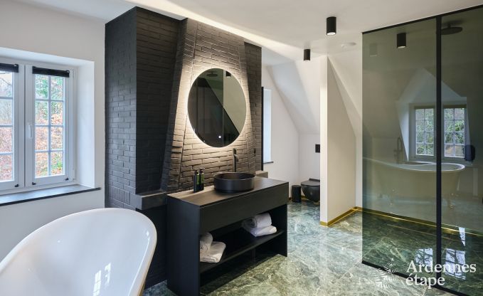 Kasteel in Libin: elegant verblijf voor 40 personen met uitgebreide voorzieningen