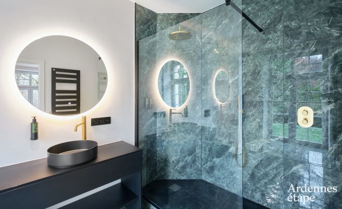 Kasteel in Libin: elegant verblijf voor 40 personen met uitgebreide voorzieningen