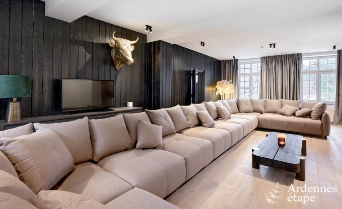 Kasteel in Libin: elegant verblijf voor 40 personen met uitgebreide voorzieningen