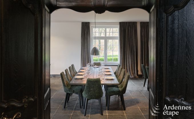 Kasteel in Libin: elegant verblijf voor 40 personen met uitgebreide voorzieningen
