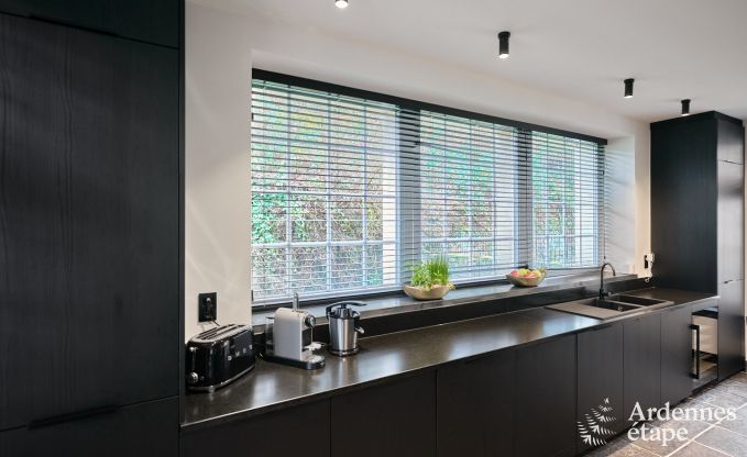 Kasteel in Libin: elegant verblijf voor 40 personen met uitgebreide voorzieningen