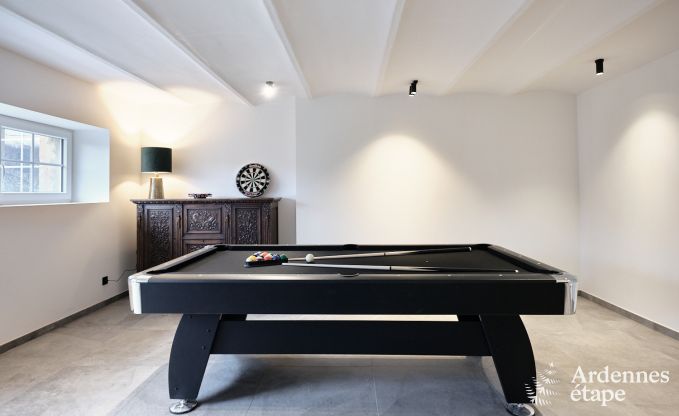 Kasteel in Libin: elegant verblijf voor 40 personen met uitgebreide voorzieningen