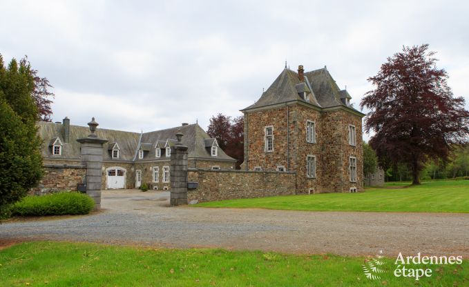 Elegant bijgebouw van een kasteel in Libin voor 14 personen in de Ardennen