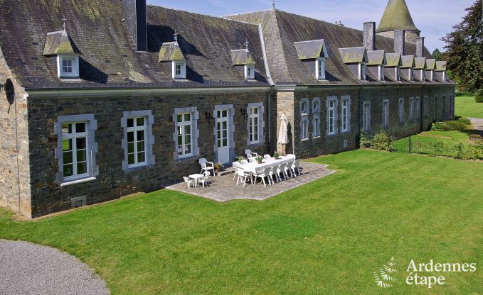 Elegant bijgebouw van een kasteel in Libin voor 14 personen in de Ardennen