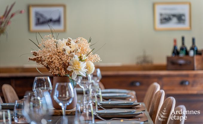 Ruime vakantiewoning in Libin voor 15 personen met priv�badkamers en professionele keuken